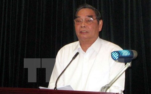 Das Mitglied des Politbüros Le Hong Anh besucht Bac Giang - ảnh 1